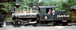 Alte, fahrende Dampflokomotive